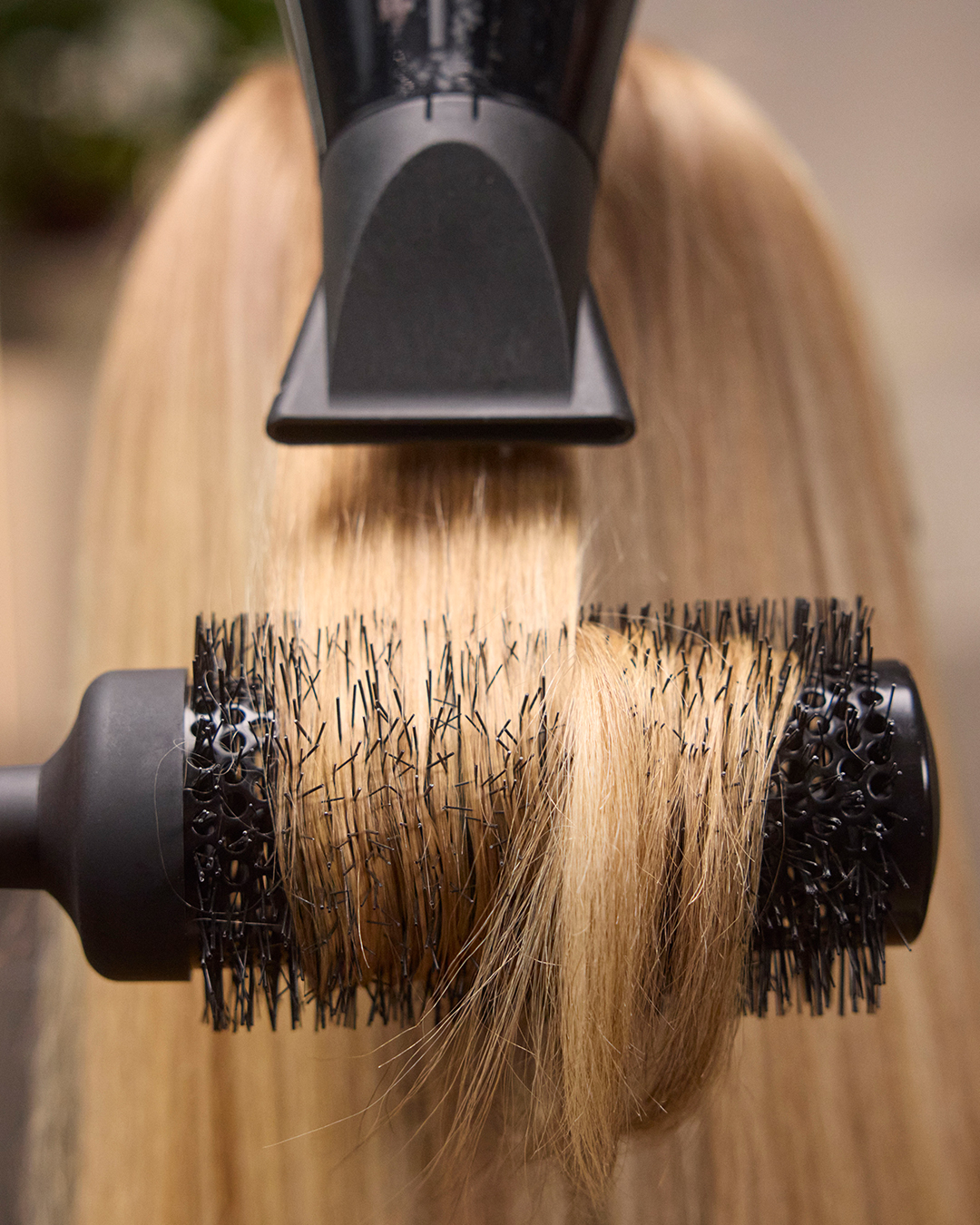 6_8_Hair_In_Chairs_Content_4-1